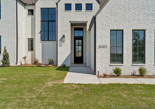 Photo 3 of Single family home for sale at 31411 E Two Socks Dr, Broken Arrow, OK 74014 | MLS# 2607721 | Listing updated on 2026-08-20