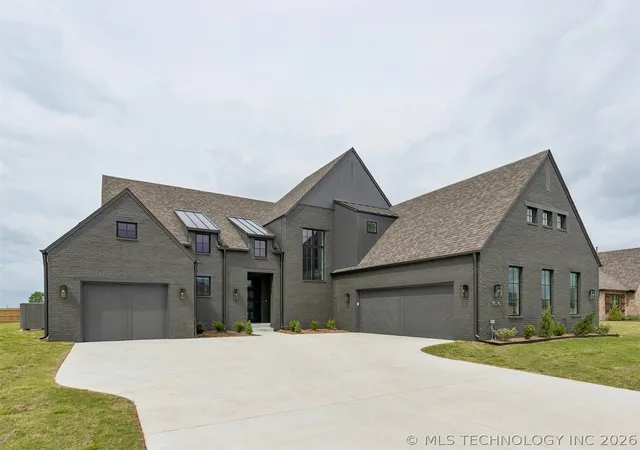 Photo 1 of Single family home for sale at 16516 S 1st Eastcourt, Glenpool, OK 74033 | MLS# 2607739 | Listing updated on 2026-08-20