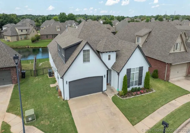 Photo 2 of Single family home for sale at 11340 S 75th Eastavenue, Bixby, OK 74008 | MLS# 2606565 | Listing updated on 2026-08-20