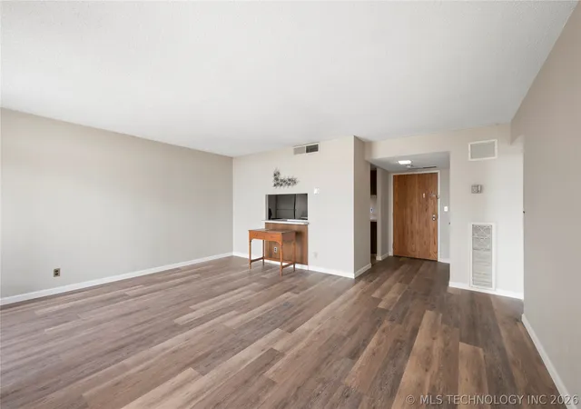 3rd image of 450 W 7Th St #807, Tulsa, OK 74119 | MLS# 2607861