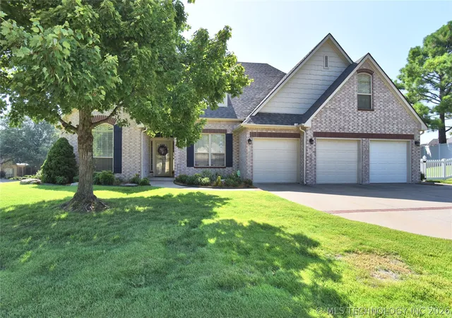 Photo 1 of Sale Pending at 7529 E Galveston St, Broken Arrow, OK 74014 | MLS# 2607751 | Listing updated on 2026-08-20
