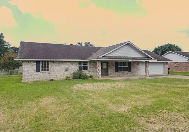 Homes for sale in Durant, OK | 2709 Forrest Cir, Durant, OK 74701 | MLS# 2607910