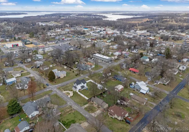 30th image of 215 E 7th, Grove, OK 74344 | MLS# 2607969