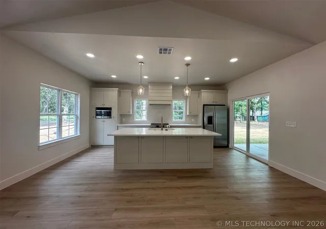 Homes for sale in Kingston, OK | 12195 Longboard Loop, Kingston, OK 73439 | MLS# 2607930