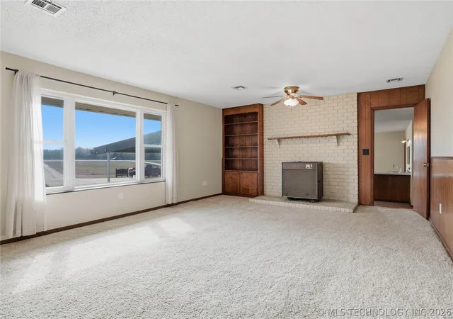 Photo 5 of Single family home for sale at 12192 S Highway 64, Muskogee, OK 74403 | MLS# 2608019 | Listing updated on 2026-08-25