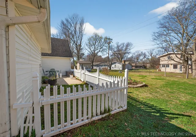 4th image of 1408 S Veyda St, Pryor, OK 74361 | MLS# 2608054