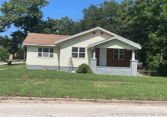 2nd image of 500 W 16 St, Ada, OK 74820 | MLS# 2608089