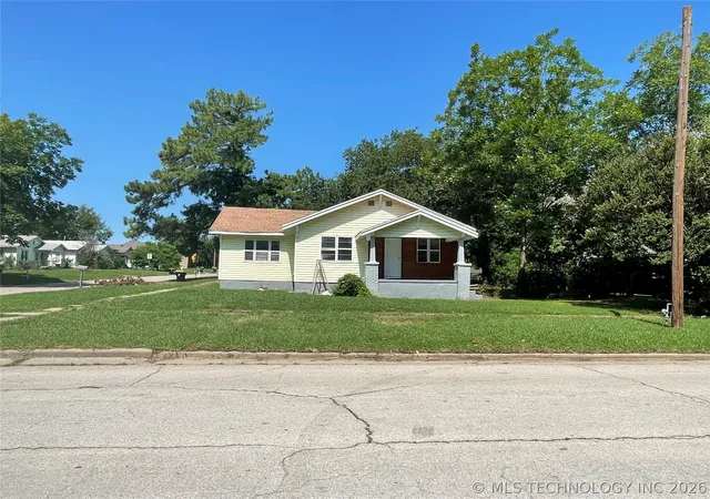3rd image of 500 W 16 St, Ada, OK 74820 | MLS# 2608089