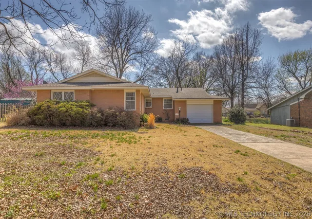 3rd image of 316 E Pecan St, Coweta, OK 74429 | MLS# 2608152