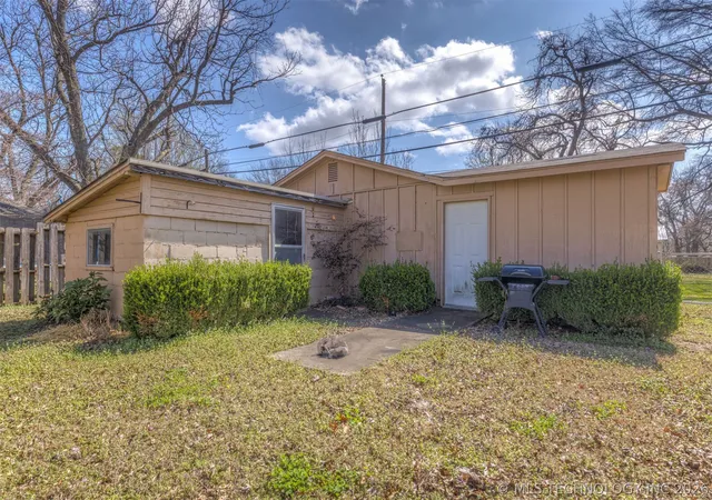 Homes for sale in Coweta, OK | 316 E Pecan St, Coweta, OK 74429 | MLS# 2608152