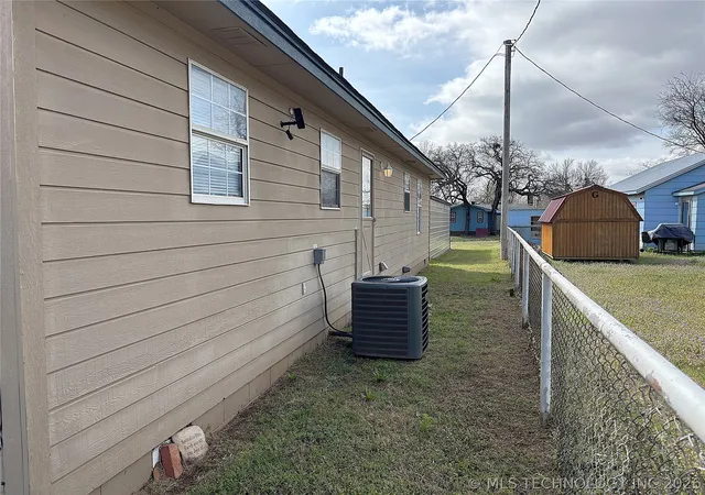 Homes for sale in Healdton, OK | 153 5th St, Healdton, OK 73438 | MLS# 2608339