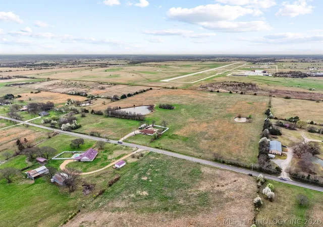 2nd image of 2305 Rodeo Rd, Durant, OK 74701 | MLS# 2607351