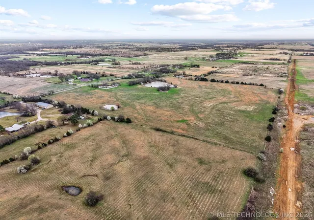 4th image of 2305 Rodeo Rd, Durant, OK 74701 | MLS# 2607351