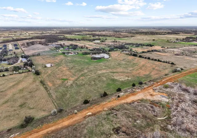 5th image of 2305 Rodeo Rd, Durant, OK 74701 | MLS# 2607351