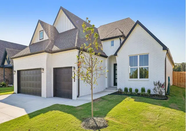 Photo 1 of Single family home for sale at 714 W 83rd Street S, Tulsa, OK 74132 | MLS# 2608381 | Listing updated on 2026-10-09