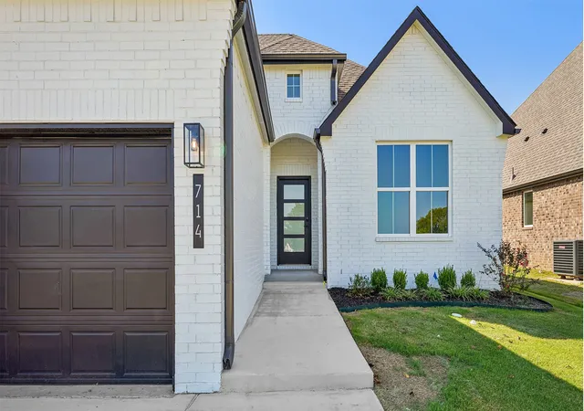 Photo 2 of Single family home for sale at 714 W 83rd Street S, Tulsa, OK 74132 | MLS# 2608381 | Listing updated on 2026-10-09