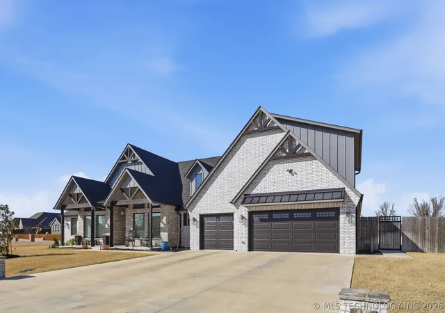 Homes for sale in Owasso, OK | 15903 E 106Th St N, Owasso, OK 74055 | MLS# 2607895
