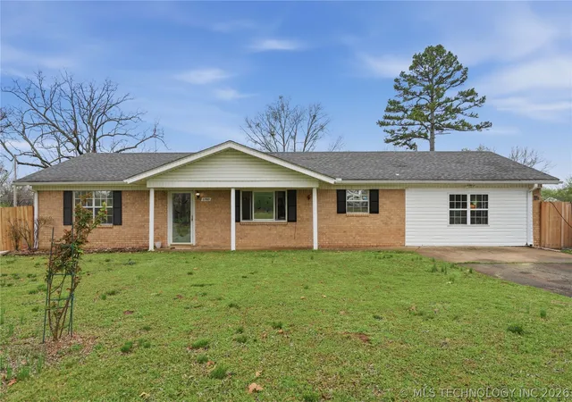 Homes for sale in Sallisaw, OK | 1707 N Maple, Sallisaw, OK 74955 | MLS# 2608473