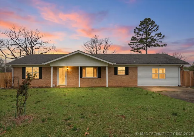 Homes for sale in Sallisaw, OK | 1707 N Maple, Sallisaw, OK 74955 | MLS# 2608473
