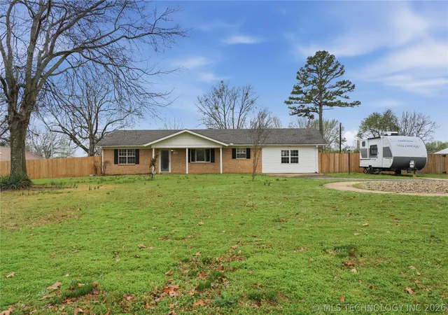 Homes for sale in Sallisaw, OK | 1707 N Maple, Sallisaw, OK 74955 | MLS# 2608473