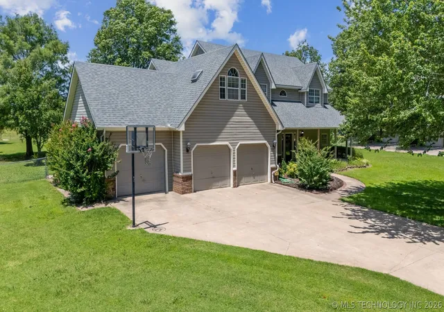 2nd image of 1805 Ne Oakridge Dr, Claremore, OK 74017 | MLS# 2608519