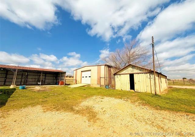 Homes for sale in Holdenville, OK | 6655 E 133, Holdenville, OK 74848 | MLS# 2608247