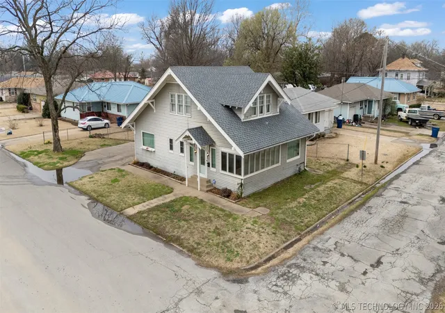 Homes for sale in Vinita, OK | 501 S Thompson St, Vinita, OK 74301 | MLS# 2608580