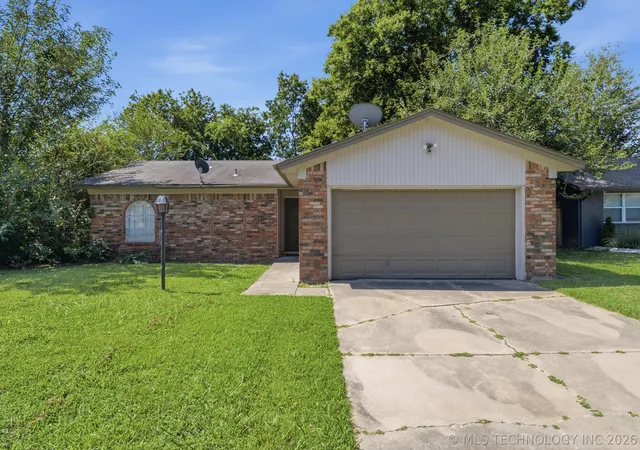 2nd image of 11552 E 27th Ct, Tulsa, OK 74129 | MLS# 2608640