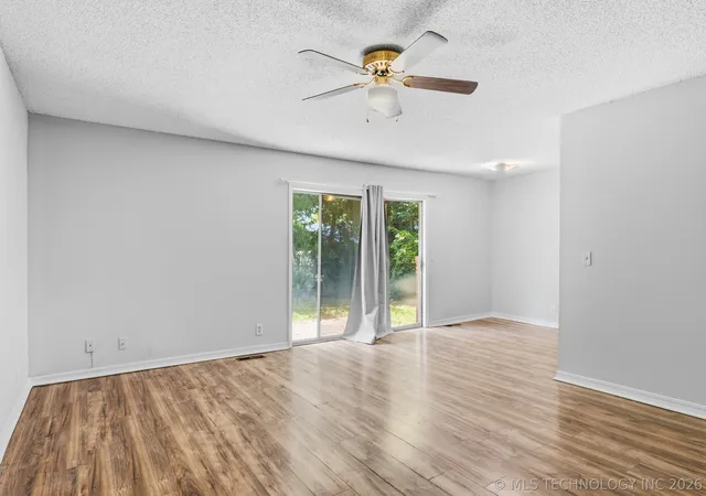 3rd image of 11552 E 27Th Ct, Tulsa, OK 74129 | MLS# 2608640