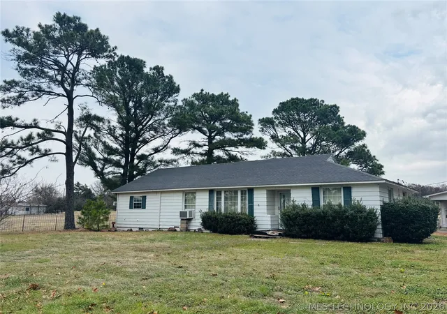 2nd image of 918 Harvey Rd, Ardmore, OK 73401 | MLS# 2608643