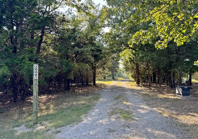 Photo 3 of Single family home for sale at 20005 Highway 80, Hulbert, OK 74441 | MLS# 2608661 | Listing updated on 2026-08-25