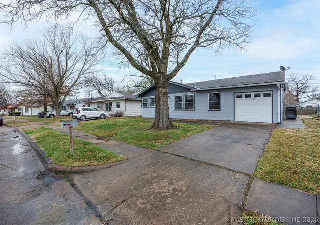 3rd image of 408 Cumberland Dr, Bartlesville, OK 74003 | MLS# 2608111