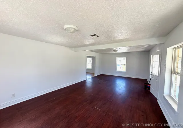 Homes for sale in Madill, OK | 201 N 8Th Ave, Madill, OK 73446 | MLS# 2608763