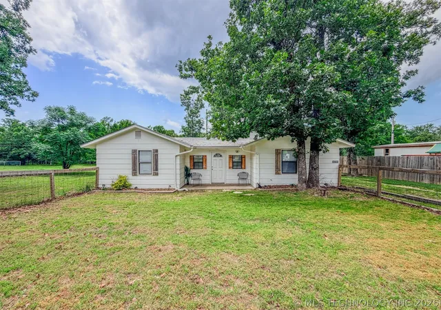 Homes for sale in Cookson, OK | 34245 S 527 Rd, Cookson, OK 74427 | MLS# 2608765