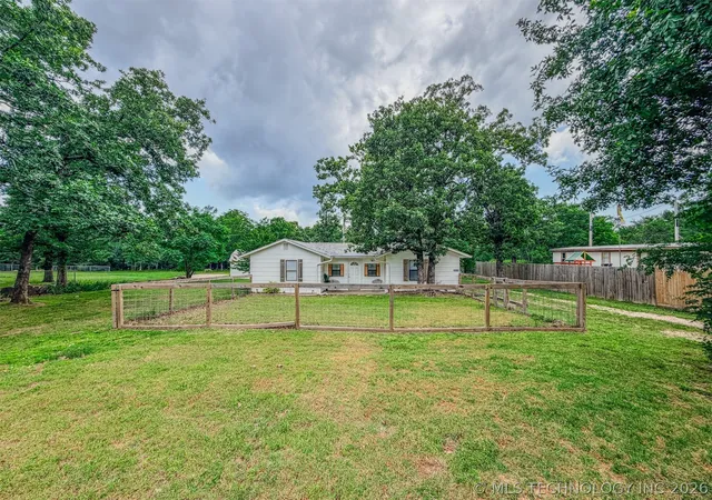 Homes for sale in Cookson, OK | 34245 S 527 Rd, Cookson, OK 74427 | MLS# 2608765
