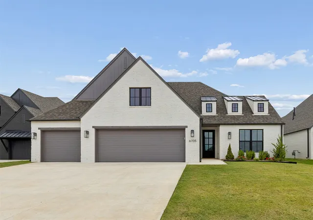 Photo 1 of Single family home for sale at 6705 S Fir Ave, Broken Arrow, OK 74011 | MLS# 2608788 | Listing updated on 2026-10-06