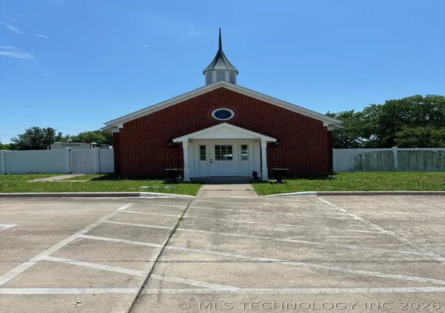 1st image of 1309 18th St, Ada, OK 74820 | MLS# 2608866