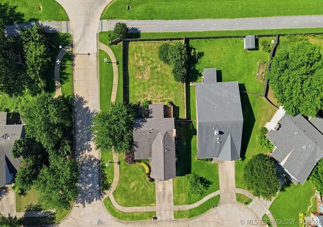 46th image of 1702 W 110th Pl, Jenks, OK 74037 | MLS# 2608853