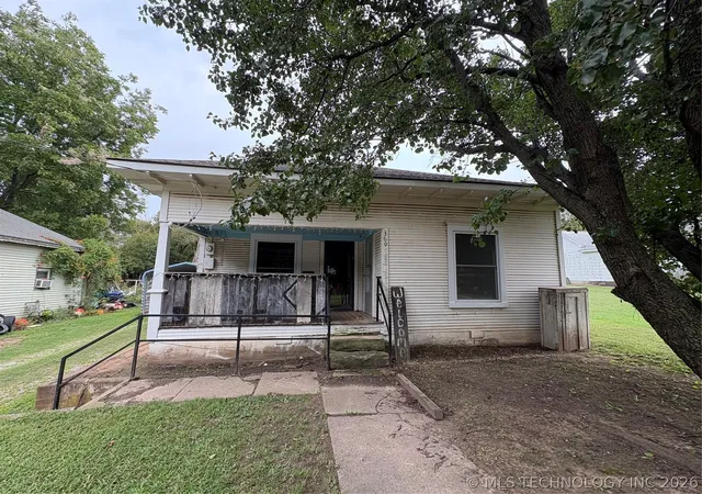 Homes for sale in Yale, OK | 360 N B St, Yale, OK 74085 | MLS# 2608929
