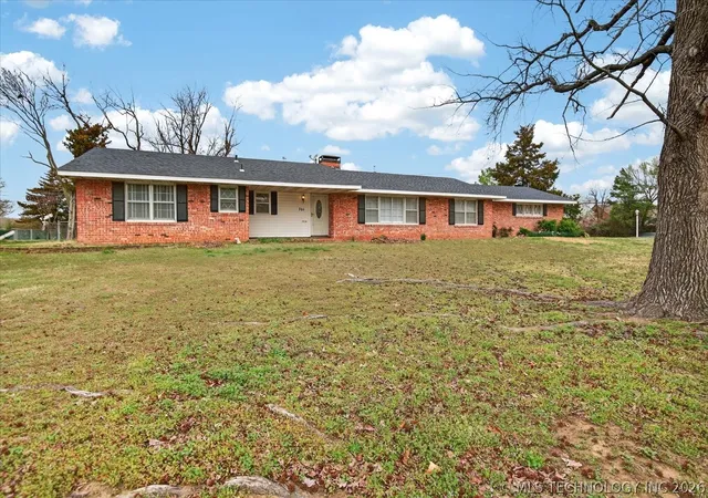 Homes for sale in Bartlesville, OK | 701 Winding Wy, Bartlesville, OK 74006 | MLS# 2608707