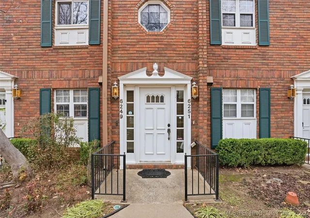 Photo 2 of Sale Pending at 6251 S Yorktown Pl #23U, Tulsa, OK 74136 | MLS# 2608907 | Listing updated on 2026-05-18