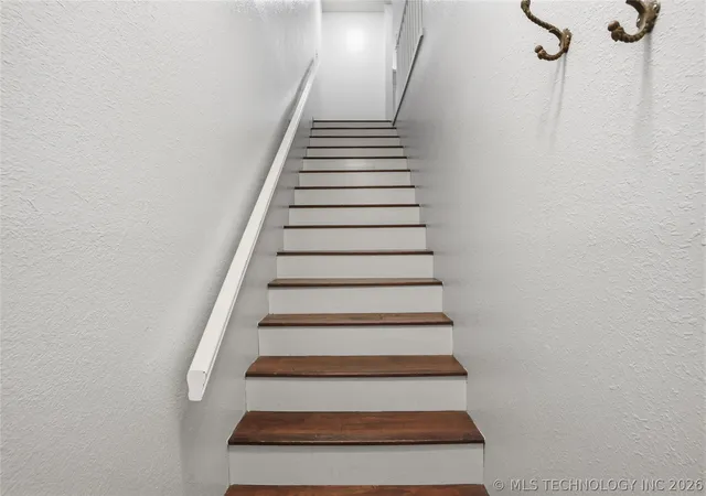 Listing Photo 5 - Condo for sale in building located at 6251 S Yorktown Pl, Tulsa, OK 74136 - Unit #23U
