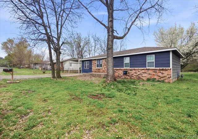 Homes for sale in Tahlequah, OK | 630 Green Country Dr, Tahlequah, OK 74464 | MLS# 2608977