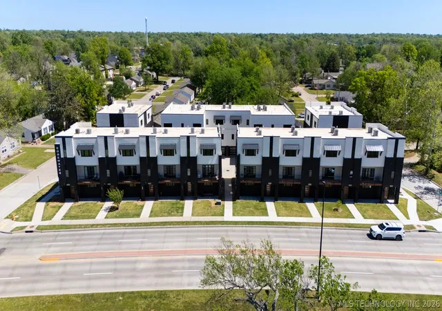 Photo 2 of Condo for sale at 3777 S Riverside Dr #3777, Tulsa, OK 74105 | MLS# 2608937 | Listing updated on 2026-05-18