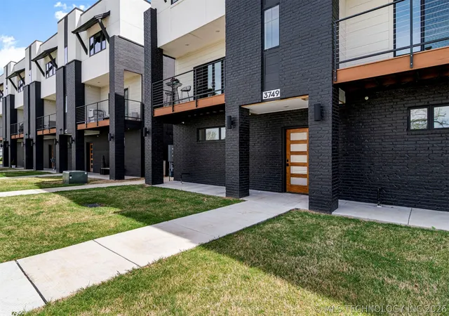 Photo 3 of Condo for sale at 3777 S Riverside Dr #3777, Tulsa, OK 74105 | MLS# 2608937 | Listing updated on 2026-05-18