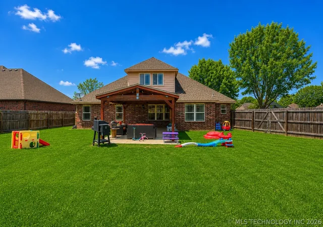 Homes for sale in Glenpool, OK | 14560 Jordan Ct, Glenpool, OK 74033 | MLS# 2608843