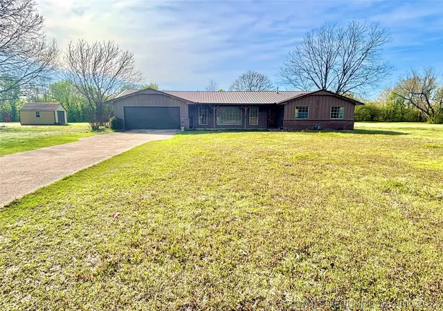 Homes for sale in Stigler, OK | 402 S Sockey Ln, Stigler, OK 74462 | MLS# 2609012