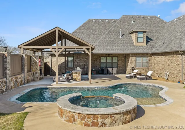 2nd image of 1451 Gateway Rd, Ardmore, OK 73401 | MLS# 2608639