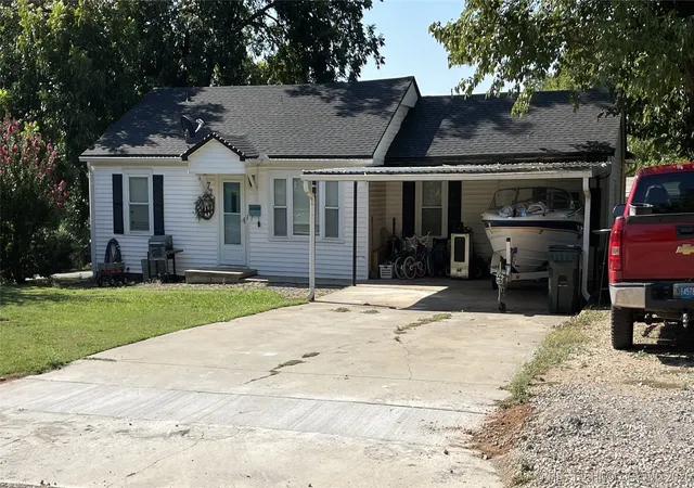 Homes for sale in Sulphur, OK | 721 E Wynnewood, Sulphur, OK 73086 | MLS# 2609050
