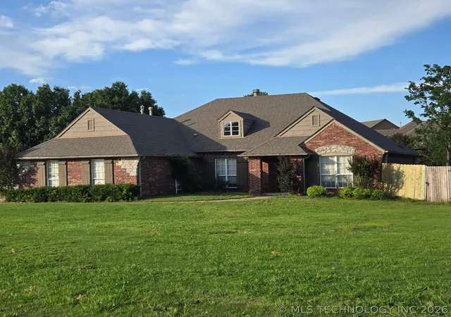 Homes for sale in Glenpool, OK | 12325 Longhorn Cir, Glenpool, OK 74066 | MLS# 2609037